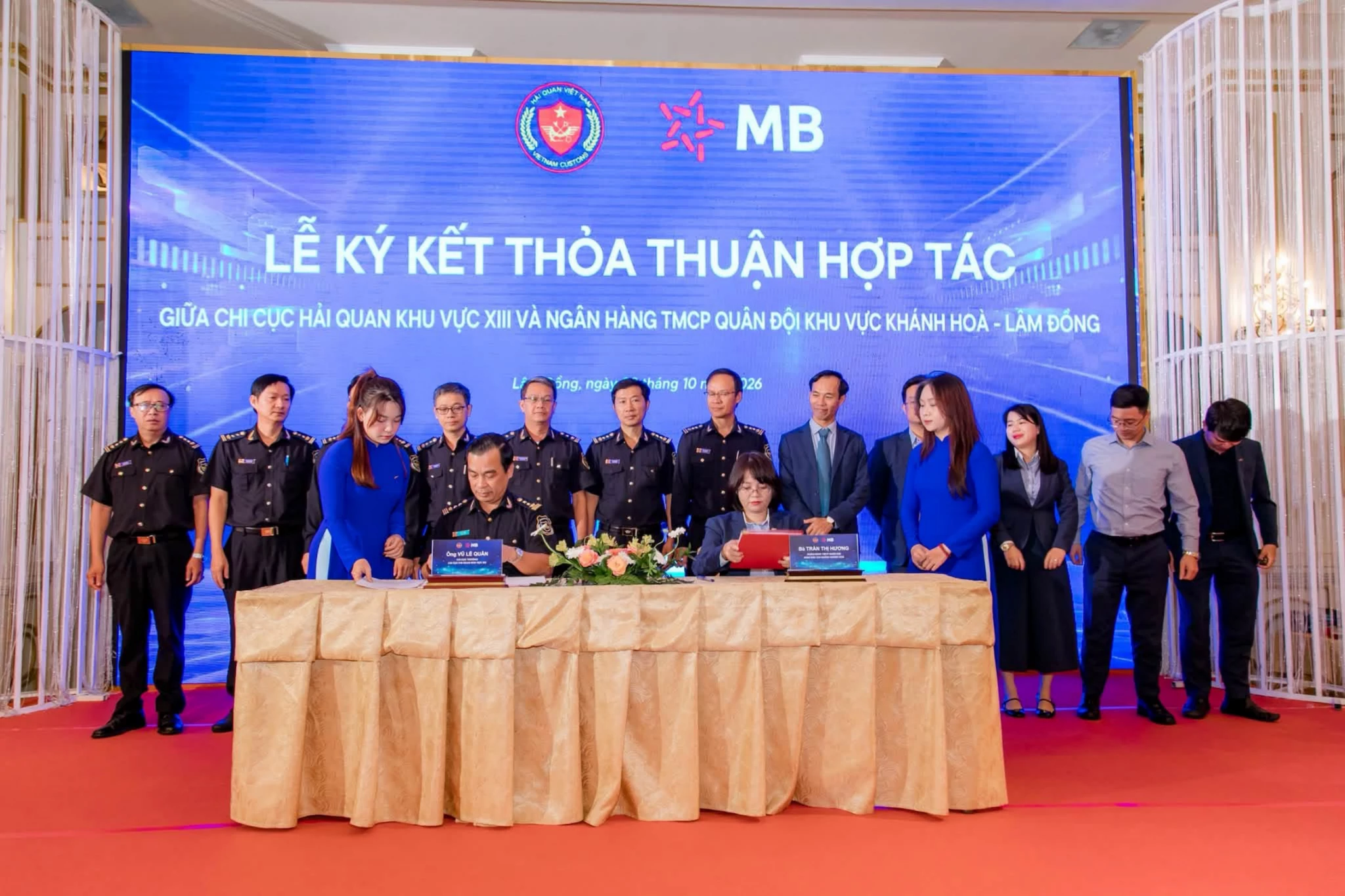 Ngân hàng TMCP Quân đội (MB) và Chi cục Hải quan Khu vực XIII chính thức ký kết Thỏa thuận hợp tác. Ảnh: MB