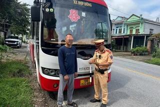 <a href="/giao-thong-van-tai" title="Giao thông vận tải" rel="dofollow">Giao thông vận tải</a>