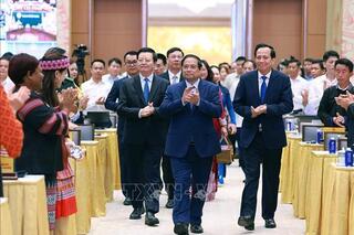 <a href="/thoi-su" title="Thời sự" rel="dofollow">Thời Sự</a>
