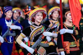 <a href="/thoi-su" title="Thời sự" rel="dofollow">Thời Sự</a>