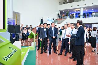 <a href="/tai-chinh" title="Tài chính" rel="dofollow">Tài chính</a>
