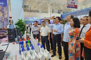 <a href="/thoi-su" title="Thời sự" rel="dofollow">Thời Sự</a>