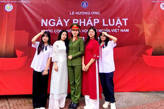 <a href="/giao-duc" title="Giáo dục" rel="dofollow">Giáo dục</a>