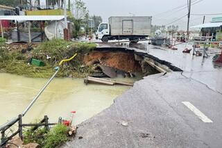 <a href="/giao-thong-van-tai" title="Giao thông vận tải" rel="dofollow">Giao thông vận tải</a>