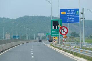 <a href="/giao-thong-van-tai" title="Giao thông vận tải" rel="dofollow">Giao thông vận tải</a>