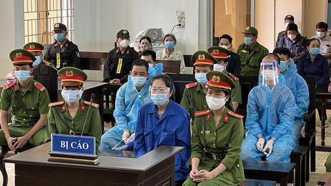 Trùm buôn lậu Mười Tường và đàn em hầu toà