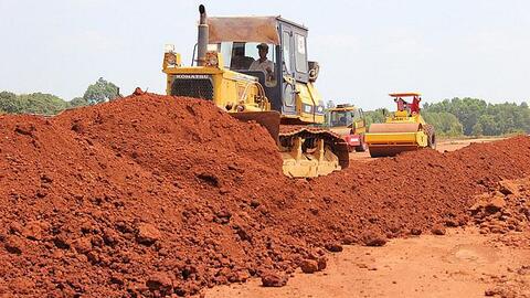 Giá vật liệu tăng phi mã làm khó nhà thầu cao tốc Bắc - Nam