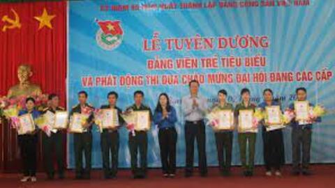 Trường Đại học Kiên Giang tuyên dương 18 đảng viên trẻ tiêu biểu