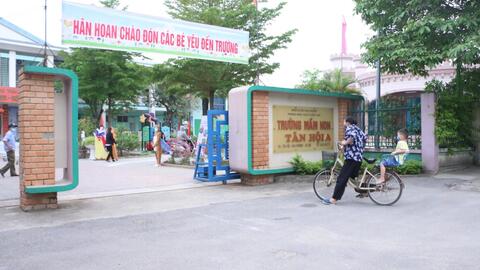 Trường mầm non lại rộn vang tiếng nói cười của trẻ thơ