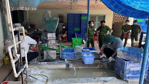 Phát hiện "kho" chất thải nguy hại được chôn cất bí mật tại Công ty Bóng đèn Điện Quang