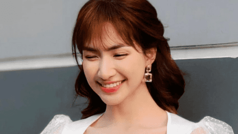 Hòa Minzy ‘cầu cứu” cộng đồng mạng sau khi mắc Covid-19
