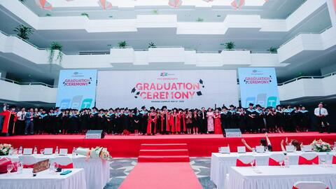 Đại học FPT Đà Nẵng trao bằng tốt nghiệp cho 176 sinh viên