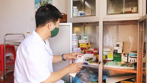 Tủ thuốc biên cương "chặn đường" mê tín