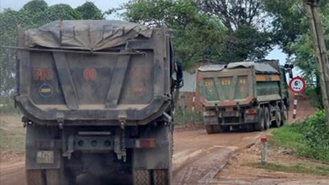 Yên Bái: Một loạt xe chống đối yêu cầu kiểm tra trọng tải của lực lượng liên ngành