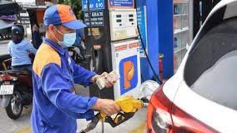 Xem xét trả lại lợi nhuận cho doanh nghiệp bán lẻ xăng dầu
