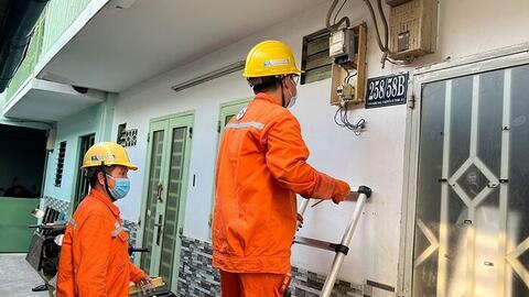 Bộ Tài chính muốn gia hạn thuế tiêu thụ đặc biệt với ô tô nội địa