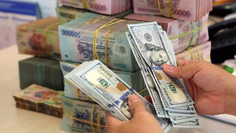 Tỷ giá tiếp tục tăng mạnh, NHNN có thể phải bán USD để can thiệp