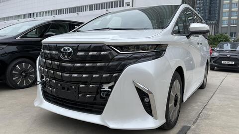 Toyota Alphard 2024 bị bán chênh 300 triệu: Giá lăn bánh bản base hơn 5 tỷ, nhiều nơi găm xe kiếm lời