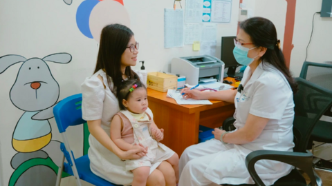 Bác sĩ chỉ ra điểm khác nhau giữa sốt xuất huyết và sốt virus thông thường