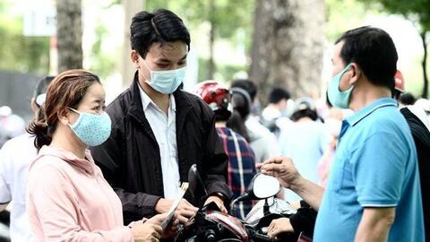 Khuyến khích người dân đeo khẩu trang nơi công cộng
