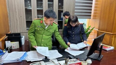 Bắt tạm giam Cục phó và hàng loạt cán bộ Cục Đăng kiểm Việt Nam