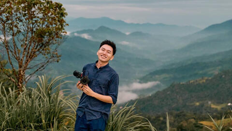 Travel Blogger Khoai Lang Thang bị “team qua đường” bắt gặp, một chi tiết khiến ai cũng thấy ấm lòng