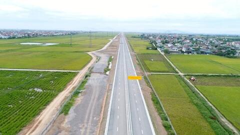 [Infographic] 9 tuyến cao tốc 4 làn hạn chế có thể nâng tốc độ tối đa 90 km/h