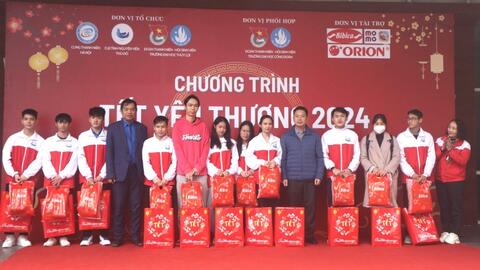 Tình nguyện Thủ đô sẻ chia yêu thương - hạnh phúc đong đầy