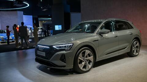 Audi Q8 e-tron lên lịch về Việt Nam giữa năm nay: Giá dự kiến 3,8 tỷ, chạy gần 600km/sạc, tương thích hơn 100 trạm sạc