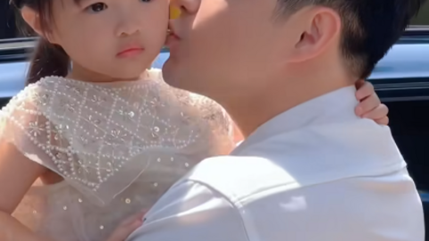 Ngọt lịm tim trước hành động Ông Cao Thắng dành cho con gái, tự thốt lên: "Nghiện quá, 4 năm rồi chưa giảm được"