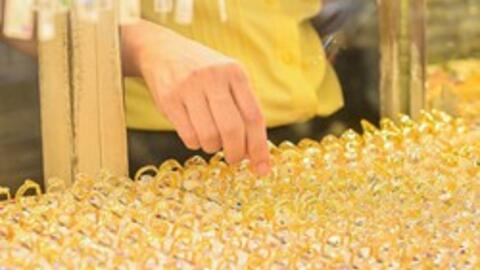 Giá vàng nhẫn tiếp tục đà giảm, có nên mua vào lúc này?