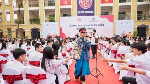 Trường ở Hà Nội trao học bổng toàn phần du học Canada cho học sinh hơn 1,5 tỷ đồng