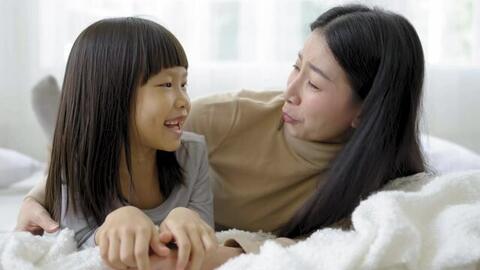 Mỗi ngày nói chuyện với con về 10 điều này trước khi đi ngủ, trong nửa năm, con tôi bỗng thay đổi đáng kinh ngạc