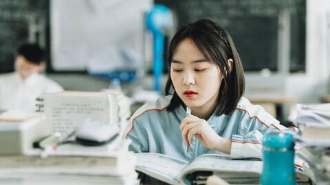 Khảo sát nhóm học sinh thi đại học đạt điểm cao phát hiện: Không phải gia thế, đây mới là 3 điểm chung quyết định thành công