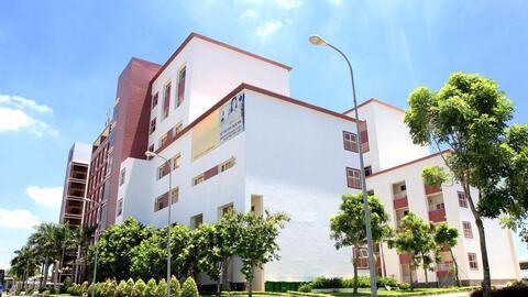 Trường Đại học công lập nhưng chương trình học 100% tiếng Anh, cơ sở vật chất "ngập mùi tiền", 95% sinh viên làm đúng ngành sau tốt nghiệp