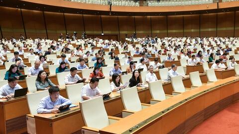 Đại biểu Quốc hội: Đề xuất rút bảo hiểm xã hội 50% thay vì một lần