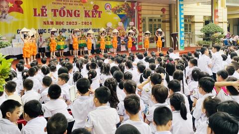 Trường Tiểu học Văn Yên tuyên dương học sinh xuất sắc tiêu biểu