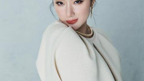 Chuyện gì đang xảy ra với Angela Phương Trinh?