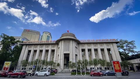 ‘NHNN đã bán 4,1 tỷ USD để kiềm chế đà mất giá của tiền đồng’