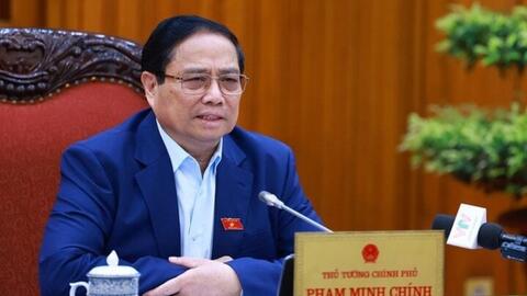 Thủ tướng: Tránh tăng giá điện và giá xăng cùng lúc