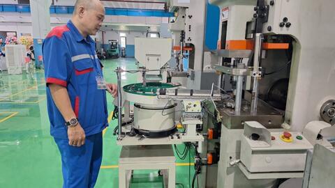 Tập trung thúc đẩy, làm mới 3 động lực tăng trưởng kinh tế