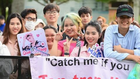 Sao nam hot bậc nhất "Anh trai say hi" bắn rap “cưa đổ” hàng nghìn sinh viên Cần Thơ, khuấy đảo đại nhạc hội cùng Double2T, Quang Hùng MasterD