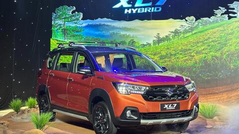Suzuki XL7 hybrid ra mắt Việt Nam: Giá gần 600 triệu, có ga tự động, CarPlay không dây và nhiều điểm mới đấu Xpander Cross, Stargazer X