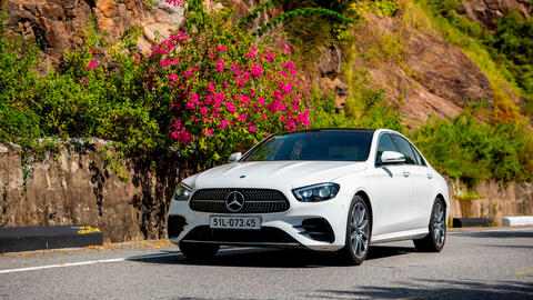 Mercedes-Benz E-Class giảm giá cao nhất 250 triệu