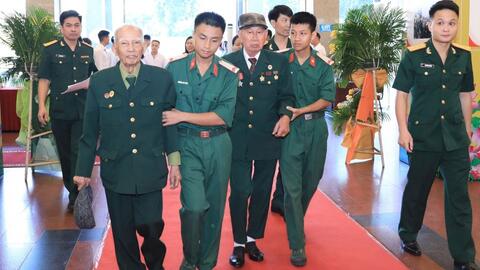 Vẹn nguyên ký ức tháng Mười lịch sử