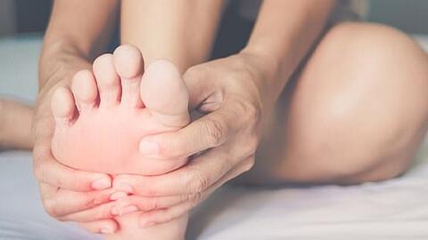 Những cảnh báo về sức khỏe xuất hiện ở bàn chân