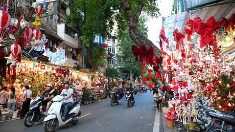 Giới trẻ Thủ đô rộn ràng đón Giáng sinh sớm