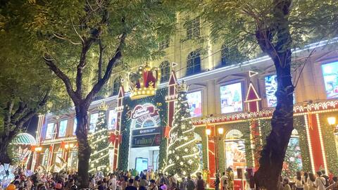 TP Hồ Chí Minh rực rỡ, lung linh đón chờ Giáng sinh