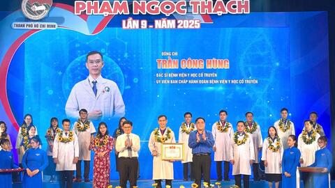 Tuyên dương 73 y, bác sĩ đoạt giải thưởng Phạm Ngọc Thạch lần thứ 9