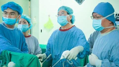 Tạo hình dạ dày ống đứng, giảm béo cho cô gái nặng 102kg